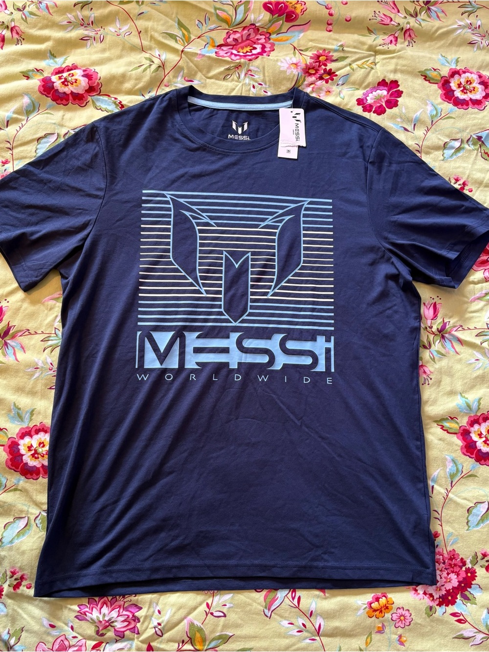 Messi worldwide graphic dress blue tee shirt men’s large 29x22 NWT Lionel Messi